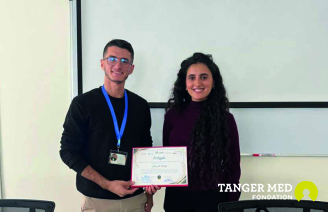 FONDATION TANGER MED: LA FONDATION TANGER MED  MOBILISÉE POUR LA PROMOTION DE  LA CULTURE NUMÉRIQUE AU SEIN  DE LA PROVINCE FAHS ANJRA