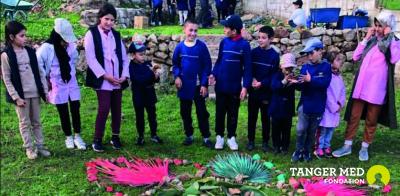FONDATION TANGER MED: LES ÉCOLIERS DE L’ÉCOLE PRIMAIRE DU DOUAR BOUJMIL DÉCOUVRENT LE LAND ART