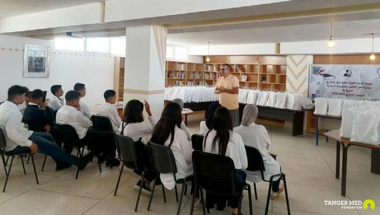 DISTRIBUTION DE MANUELS ET  FOURNITURES SCOLAIRES AU TITRE  DE L’ANNÉE SCOLAIRE 2023-2024  DANS LA PROVINCE DE MDIQ-FNIDEQ